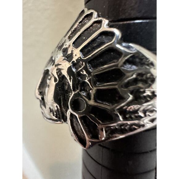 Indian Head Ring Native American Chief Antiqued Silver Tone Adult Size 8 - Picture 2 of 7